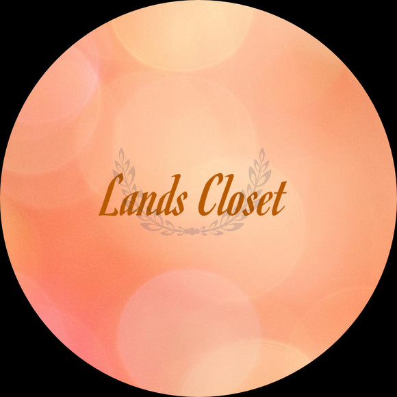 lands_closet